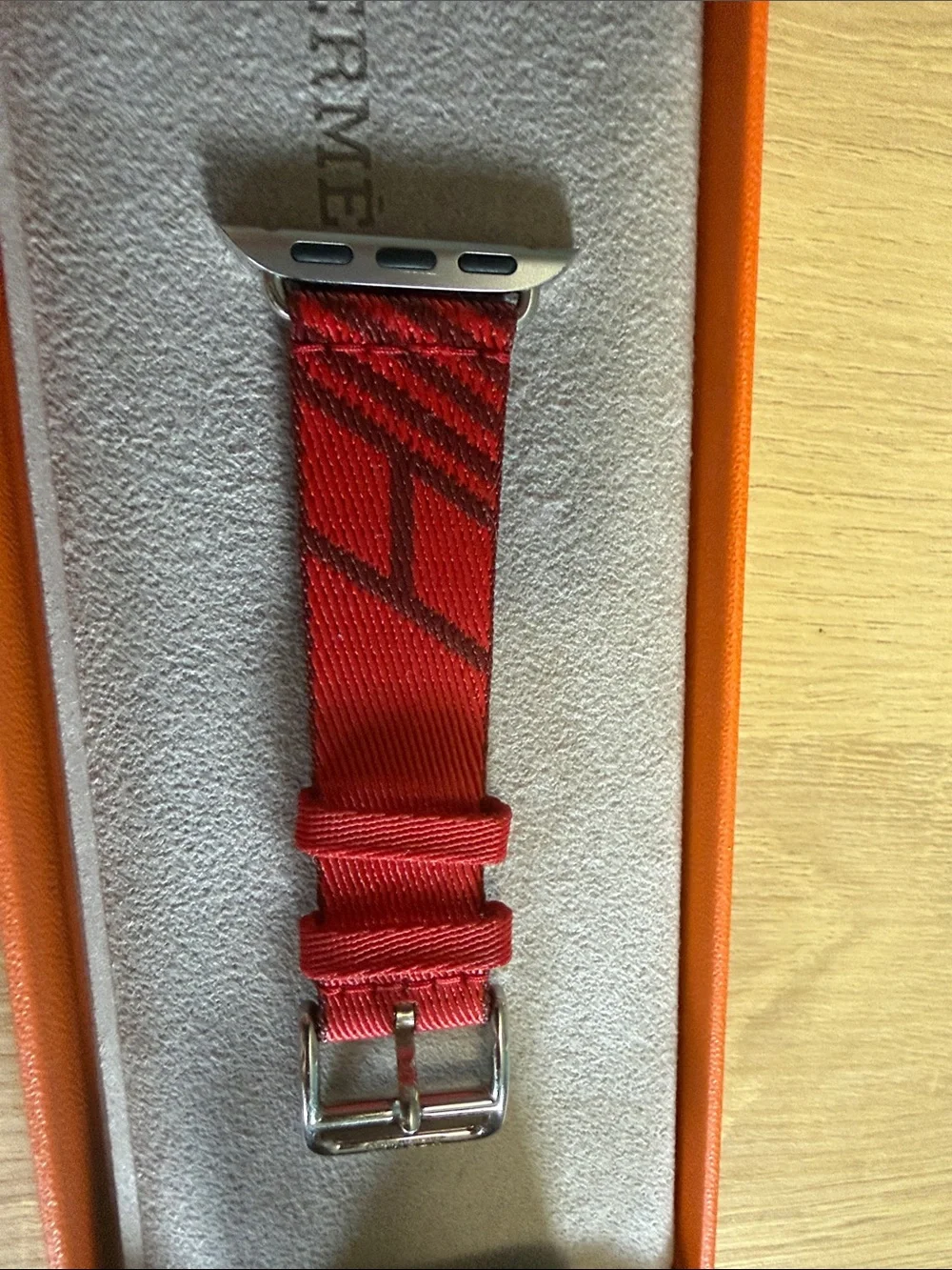 Hermès apple watch 40mm Rouge de Cœur/Rouge H Jumping Single Tour with box
